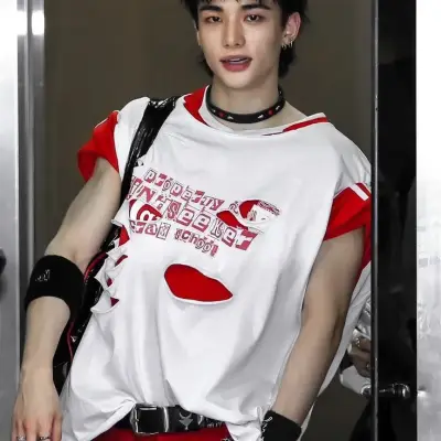 Hwang Hyunjin: Fantasy-themed AI roleplay character art for immersive storytelling