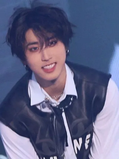 Han Jinsng - boyfriend is designed for ai roleplay enthusiasts, offering detailed scenario simulations.