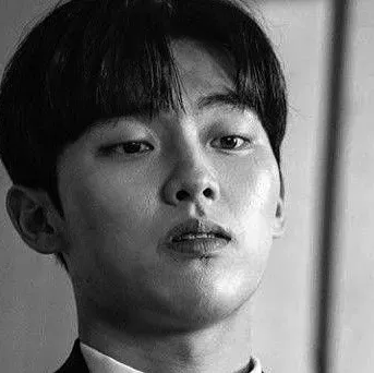 朴承泰：具有語音聊天功能和神經網路特性的未來派AI聊天機器人介面