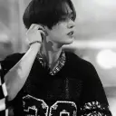 Avatar Minho-Straykids- minimalis untuk integrasi obrolan Google, menampilkan ekspresi emosional yang adaptif