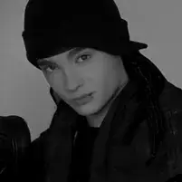 Tom Kaulitz: Emosyonal na matalinong AI companion portrait para sa malalim na pag-uusap
