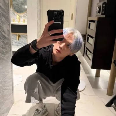 Feeling adventurous? Meet Lee Know - 리 노우, a lively AI chat character companion for roleplay.