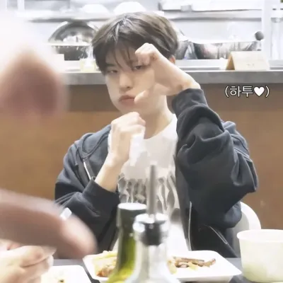 Cutie - skz: Multilingual AI conversation partner icon for global chat online services