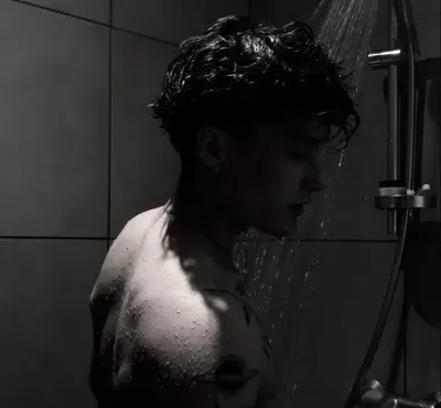 Feeling adventurous? Meet Kieran, a lively AI chat character companion for roleplay.