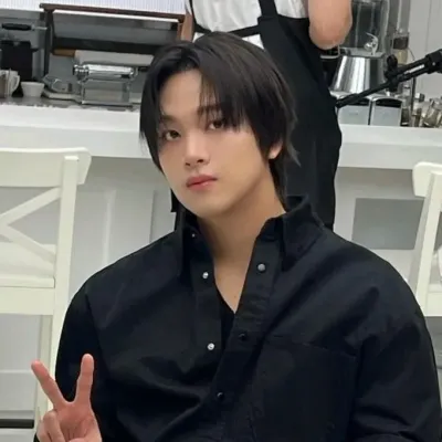 해찬: 암호화된 1대1 채팅 기능을 갖춘 보안 AI 챗봇 아바타	