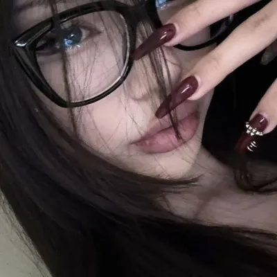 Isabella-GL: Fantasy-themed AI roleplay character art for immersive storytelling