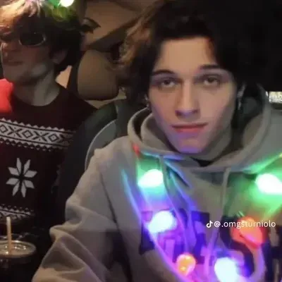 Feeling adventurous? Meet Matthew Sturniolo, a lively AI chat character companion for roleplay.