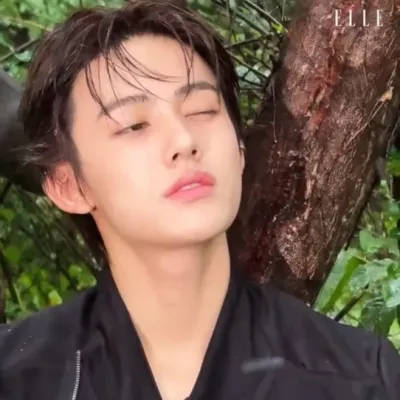 엄성현: 몰입형 스토리텔링을 위한 판타지 테마의 AI 롤플레이 캐릭터 아트