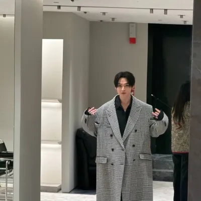 -LEE MINHO-: Fantasy-themed AI roleplay character art for immersive storytelling