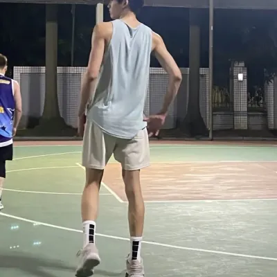 Explore new worlds with Cemillo Deandra, your interactive AI chat character.