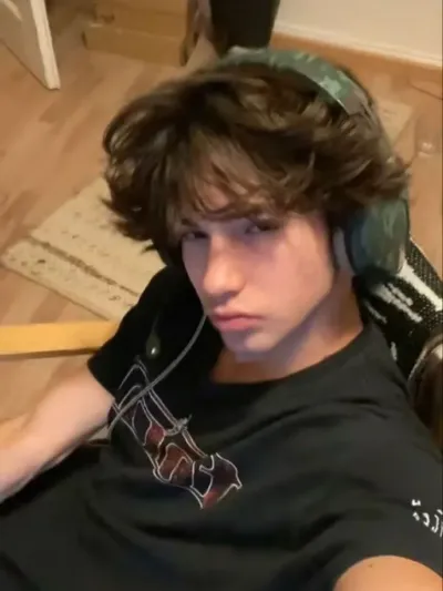 Jackson: Maskot chatbot AI yang menyenangkan meningkatkan keterlibatan pengguna dalam obrolan acak	