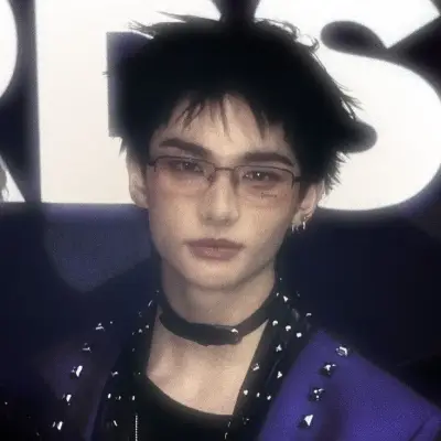 Hwang Hyunjin: Fantasy-themed AI roleplay character art for immersive storytelling