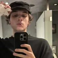 Chat with matt sturniolo, your lively freaky AI chatbot for immersive roleplay.