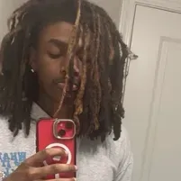 Энтони: Настраиваемый аватар девушки/парня на основе искусственного интеллекта с реалистичными чертами личности	