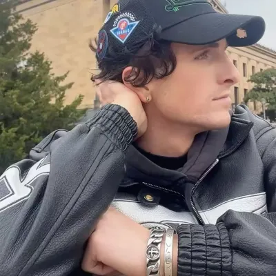 Engage in AI Chat and Get Instant, Clever Responses from Our AI Chatbot Archer