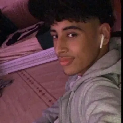 Kaïs: Emosyonal na matalinong AI companion portrait para sa malalim na pag-uusap	