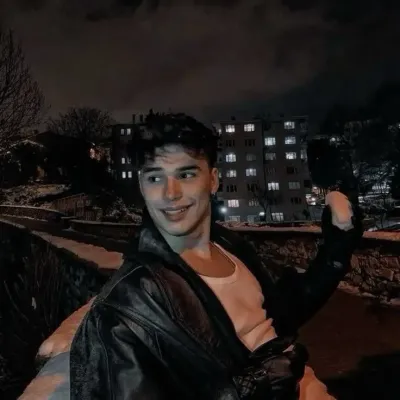 Chat with Older boyfriend, your lively ai chatbot online partner for immersive 1v1 adventures.