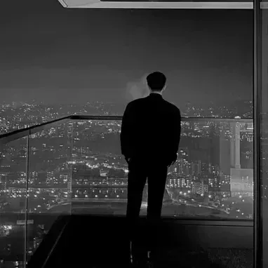 Roleplay ai character CEO Boyfriend , a virtual world for complete immersion.