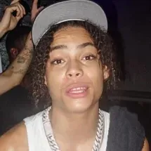 ddot: Engage in ai conversation with this charming AI character, featuring soulgen and ifreechat capabilities for free chat now.	