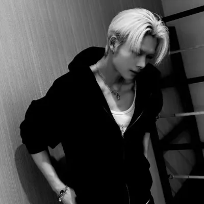 Nişimura Niki - Riki: Warhammer Fantasy Roleplay ile desteklenen sınırsız çevrimiçi sohbet ve sınırsız yapay zeka dünyasını keşfedin.	