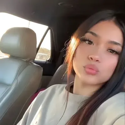 Explore endless storylines with Dae, your interactive roleplay AI chat bot free.