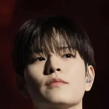 Kim Seungmin : Rencontrez vos nouveaux amis en ligne dans notre chatboxai, le meilleur chatbot IA gratuit avec des capacités de chat IA approfondies.	