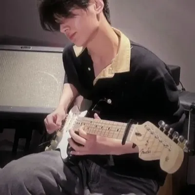 Пак Джонсонг: Эмоционально интеллектуальный портрет собеседника с искусственным интеллектом для глубоких бесед	