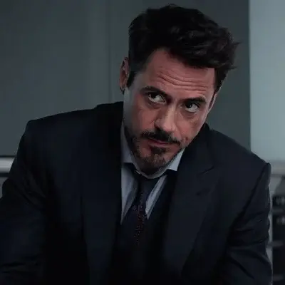 Tony Stark dà vita alle tue avventure di gioco di ruolo basate sull'intelligenza artificiale con personaggi di chat basati sull'intelligenza artificiale.