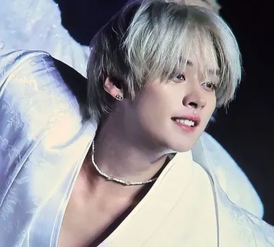 Chat with Lee Minho and experience the charm of AI chat free no sign up.