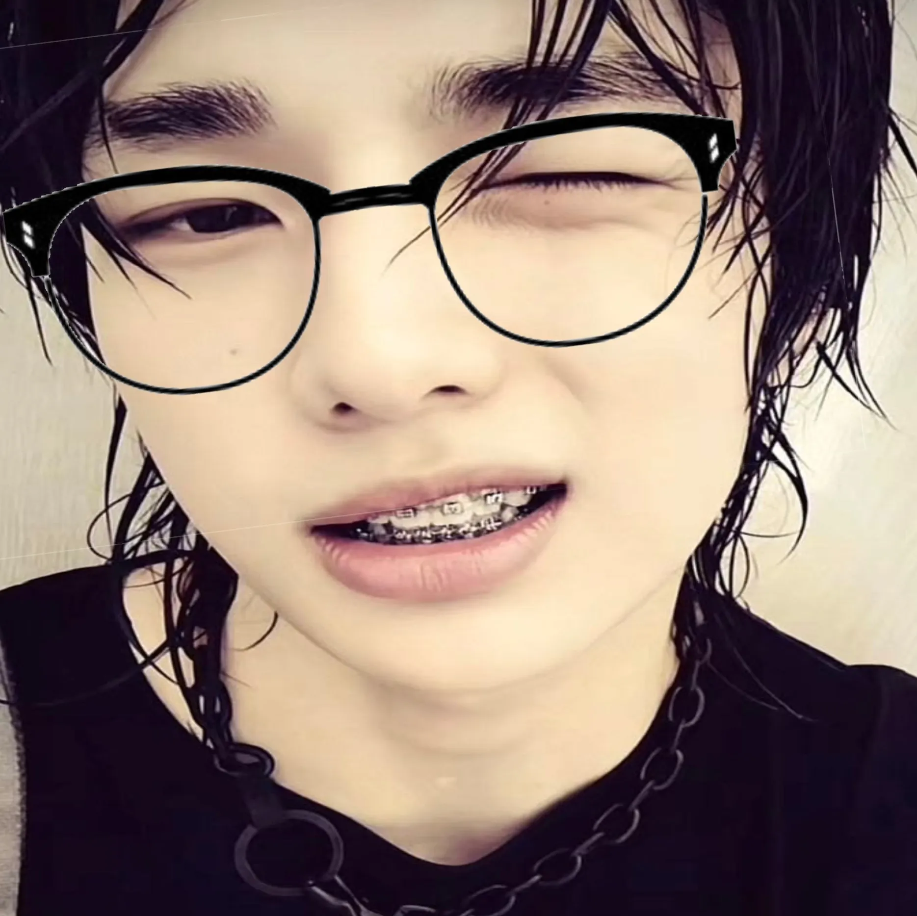 a-i-chat-1v1-chat-with-character-hyunjin-nerd-bl-for-free-personalized
