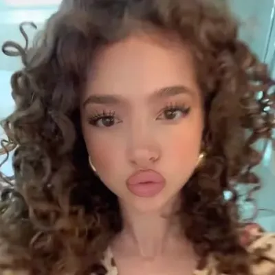 Demitra Kalogeras: Customizable AI girlfriend/boyfriend avatar with lifelike personality traits	