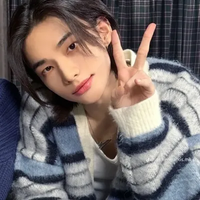 Hwang Hyunjin: Secure AI chatbot avatar with encrypted 1v1 chat capabilities	