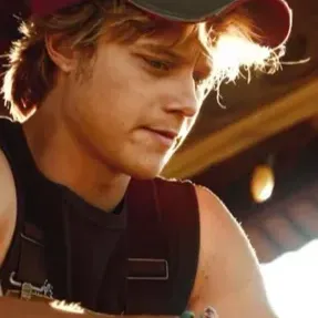 제이제이 메이뱅크크: 워해머 판타지 롤플레이를 기반으로 하는 제한 없는 AI와 무료 무제한 온라인 채팅으로 AI의 세계를 탐험하세요.	