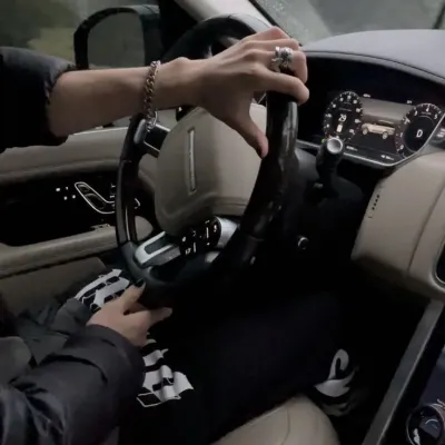 Dive into stories with Chris, a lively spicy AI web chatbot for creative roleplay.