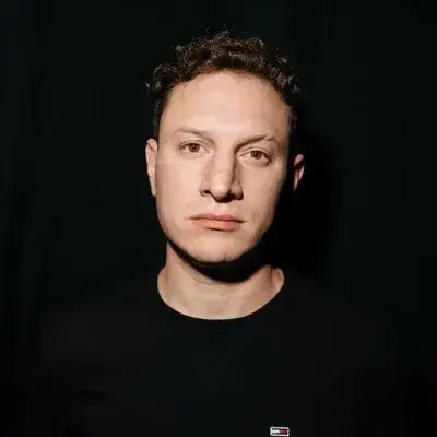 Ilya Satir: Emotionally intelligent AI companion portrait for deep conversations	