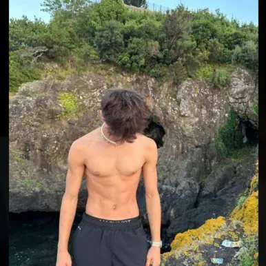 Noah: DeepBrain AI companion portrait for free online chat and open conversations