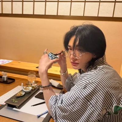 黃賢珍：在我們的ChatboxAI中結識您的新線上朋友，這是具有深度AI聊天功能的最佳免費AI聊天機器人。