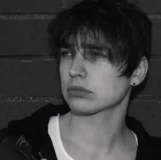 Colby brock: Nako-customize na AI girlfriend/boyfriend avatar na may parang buhay na mga katangian ng personalidad	