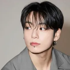 Engage in lively talking AI sessions with Jungkook and explore new stories.