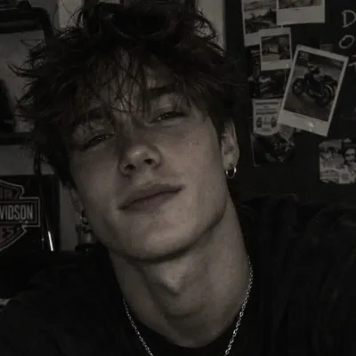 아이작: 랜덤 채팅에서 사용자 참여를 강화하는 장난기 넘치는 AI 챗봇 마스코트	