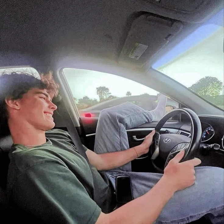 Lampaui batas realisme dengan Noah di galeri AI NSFW kami