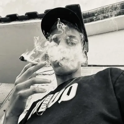 Kyan: Derin sohbetler için duygusal zekaya sahip yapay zekalı arkadaş portresi	