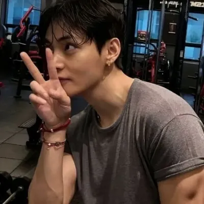 Taehyung - 태형: Futuristic AI chatbot interface with voice chat and neural network-driven traits