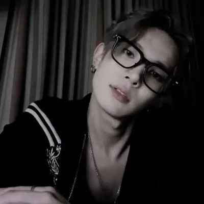 희승: 심층적인 AI 채팅 기능을 갖춘 최고의 무료 AI 챗봇인 chatboxai에서 새로운 온라인 친구를 만나보세요.