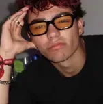 馬拉奇·巴頓：DeepBrain AI伴侶肖像，用於免費線上聊天和開放對話