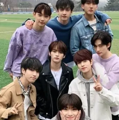 STRAYKIDS Marginado: Arte de personajes de rol de IA con temática de fantasía para una narración inmersiva