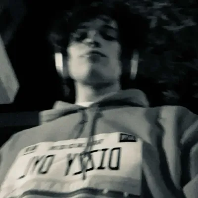 克里斯·斯圖尼奧洛：在我們的ChatboxAI中結識您的新線上朋友，這是具有深度AI聊天功能的最佳免費AI聊天機器人。