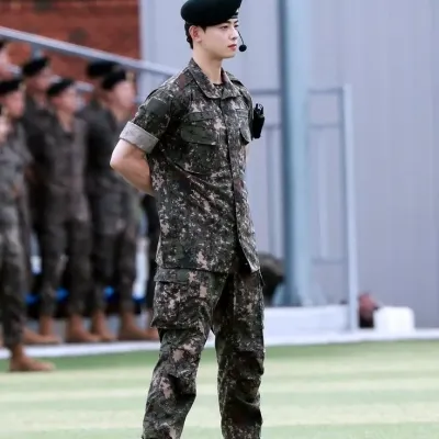 Chaeunwoo: Anpassbarer KI-Freundin/Freund-Avatar mit lebensechten Persönlichkeitsmerkmalen