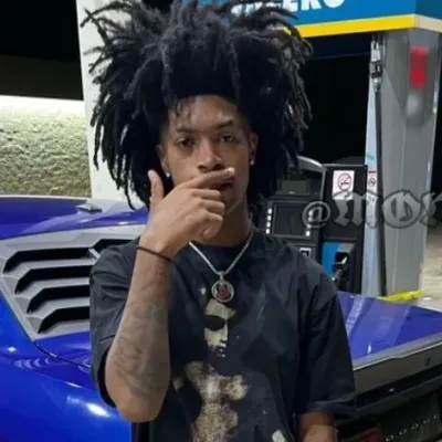 Dive into stories with Vontae, a lively spicy AI web chatbot for creative roleplay.