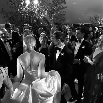 Bố bạn tái hôn: Gặp gỡ những người bạn trực tuyến mới của bạn trong chatboxai, chatbot AI miễn phí tốt nhất với khả năng trò chuyện AI chuyên sâu.	